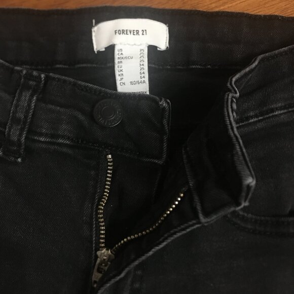 Ladies Black Denim Jeans - Picture 4 of 5